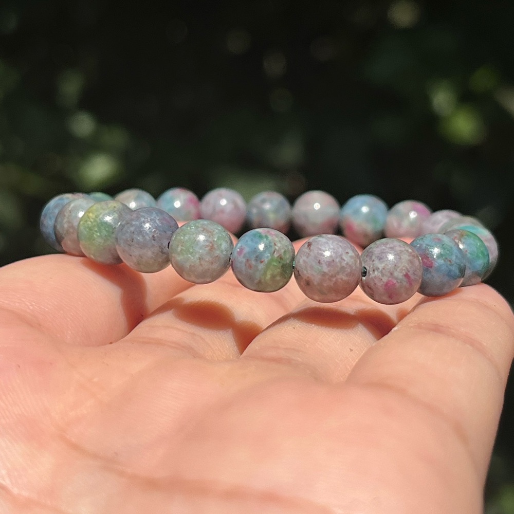 7.5mm dainty stretchable ruby kyanite‎ bracelet